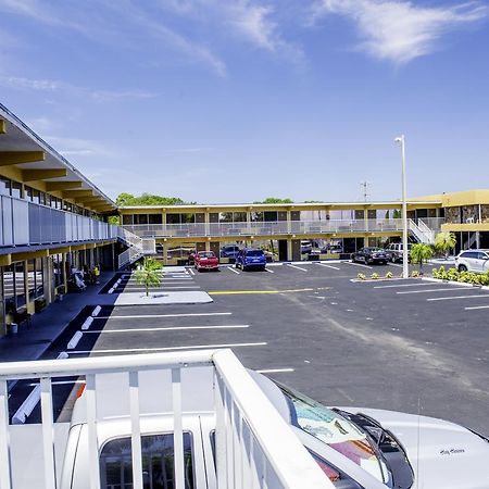 לייקלנד Lakeview Motel מראה חיצוני תמונה