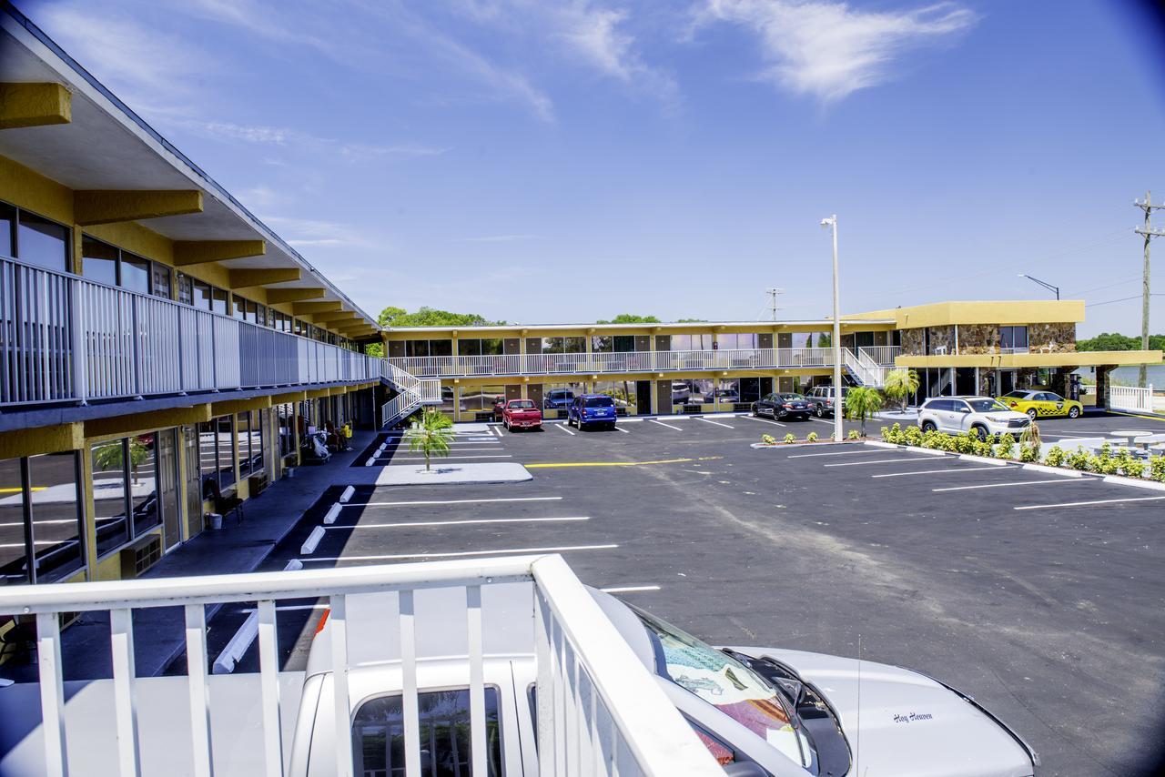 לייקלנד Lakeview Motel מראה חיצוני תמונה