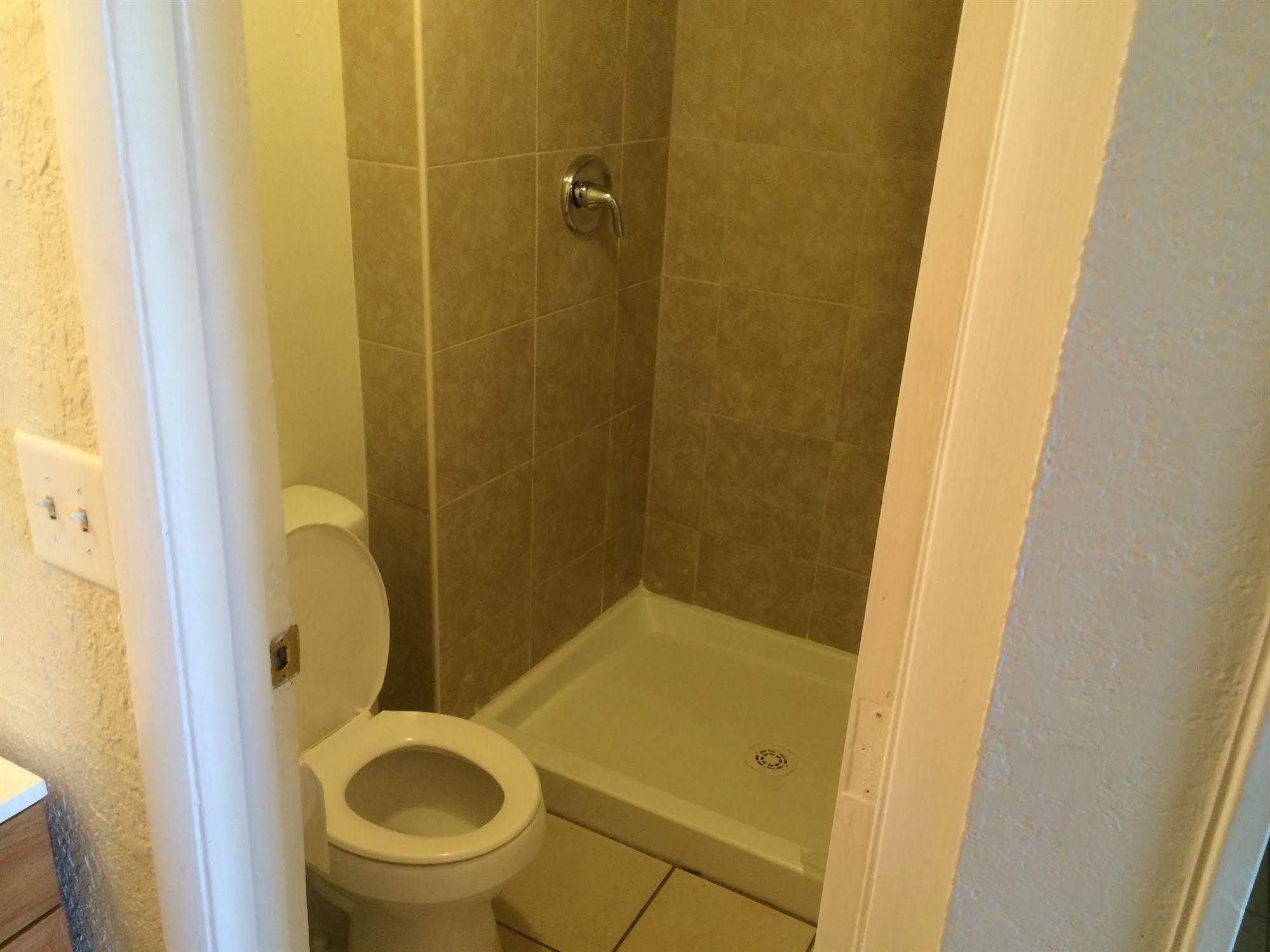 לייקלנד Lakeview Motel מראה חיצוני תמונה